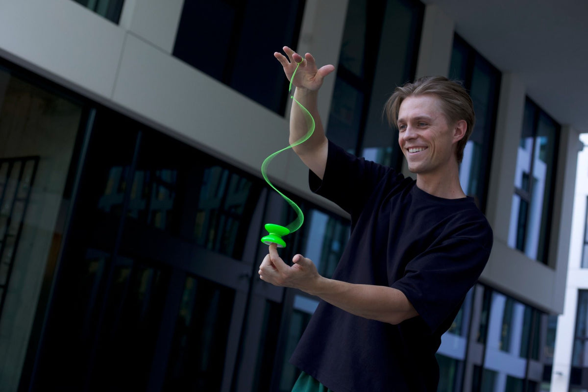 how to do the DNA yo-yo trick – easy beginner method by world champion
