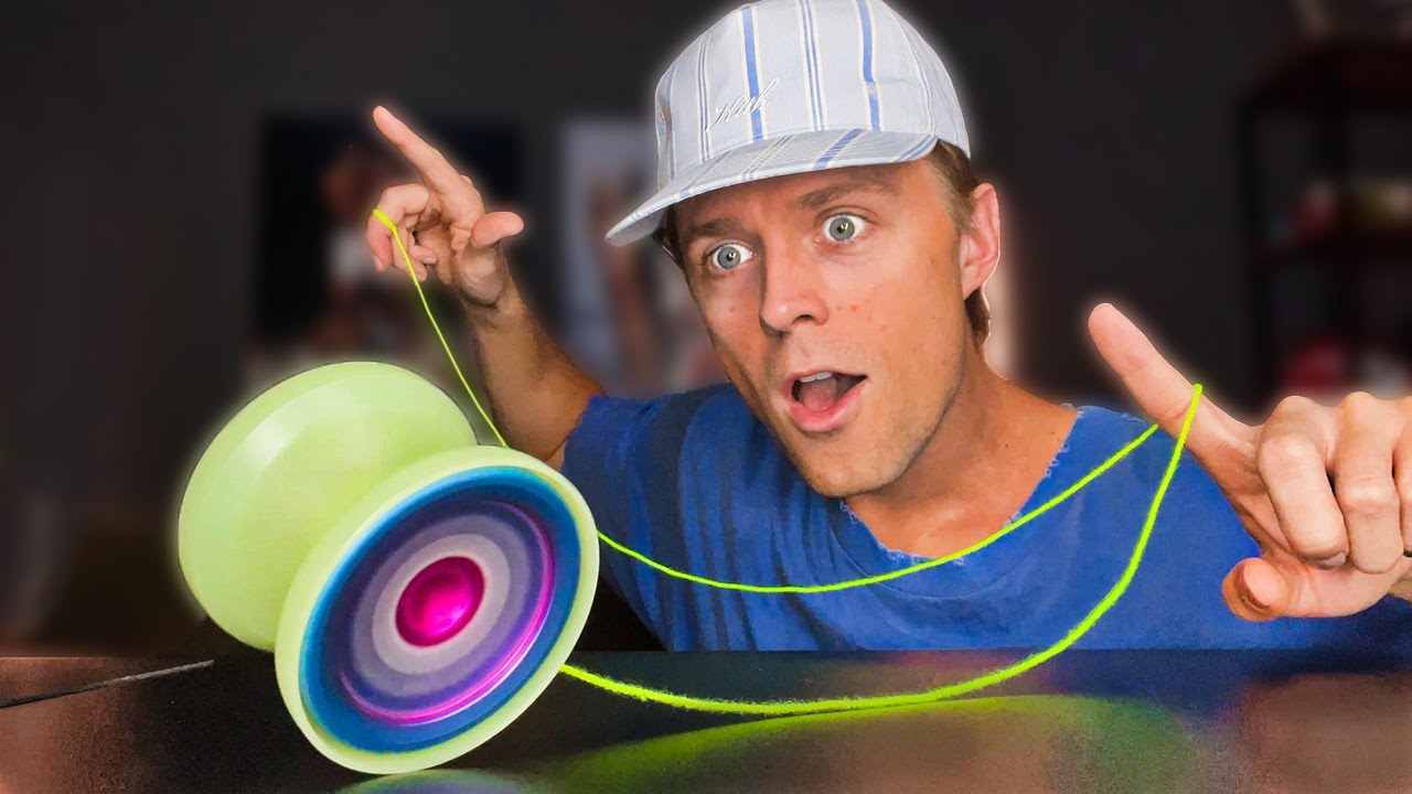 Gentry Stein demonstrating Nine Dragons free spinning shell yo-yo close-up